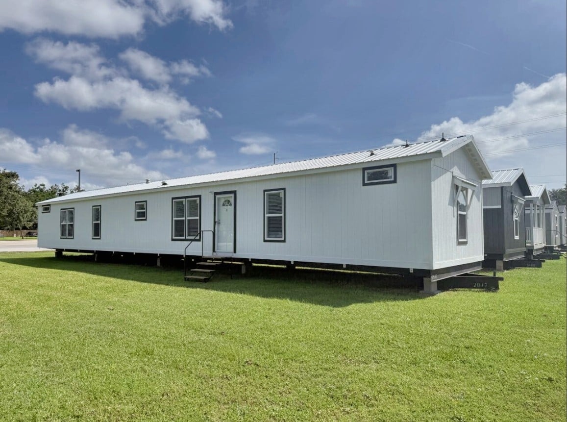 Exterior of The Kristin by New Vision Manufacturing